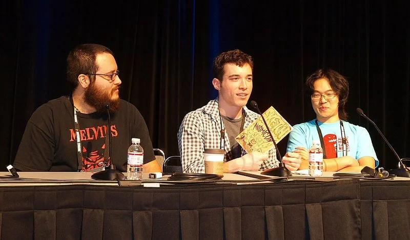 Edmund McMillen en un panel de la Game Developers Conference de 2010
