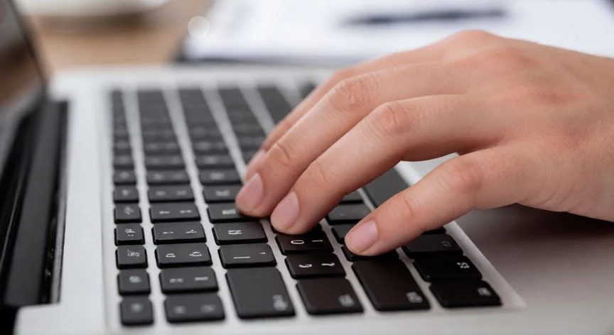 Guía completa para insertar puntos y separadores en Word