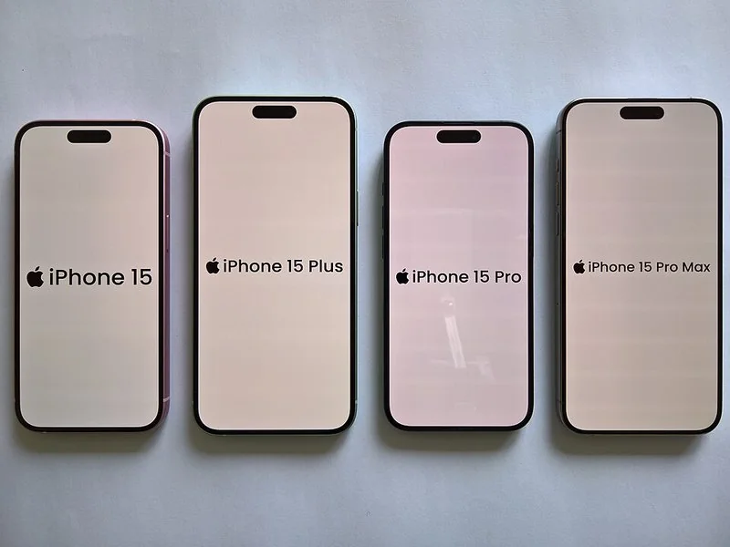 como quitar ahorrar datos en iphone, Modelos iPhone 15, 15 Plus, 15 Pro y 15 Pro Max con nombres en pantalla
