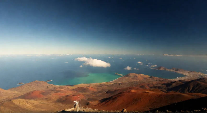 consejos para subir al teide, Vista panorámica desde la cumbre del Teide sobre el Archipiélago Canario y el Atlántico