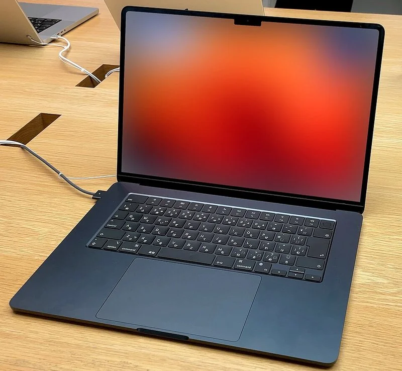 MacBook Air de 15 pulgadas, portátil Apple subvencionable con el bono del Kit Digital