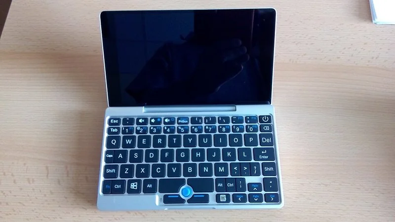 cual es el ordenador que menos pesa, GPD Pocket mini portátil ultraligero con teclado compacto y pantalla pequeña, versión con Ubuntu