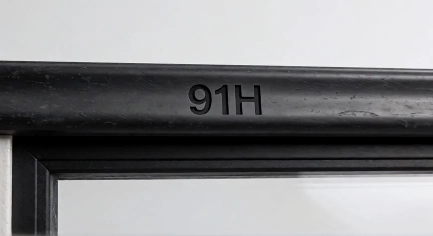 diferencia entre 91v y 91h, Goma sellante modelo 91H instalada en posición horizontal superior