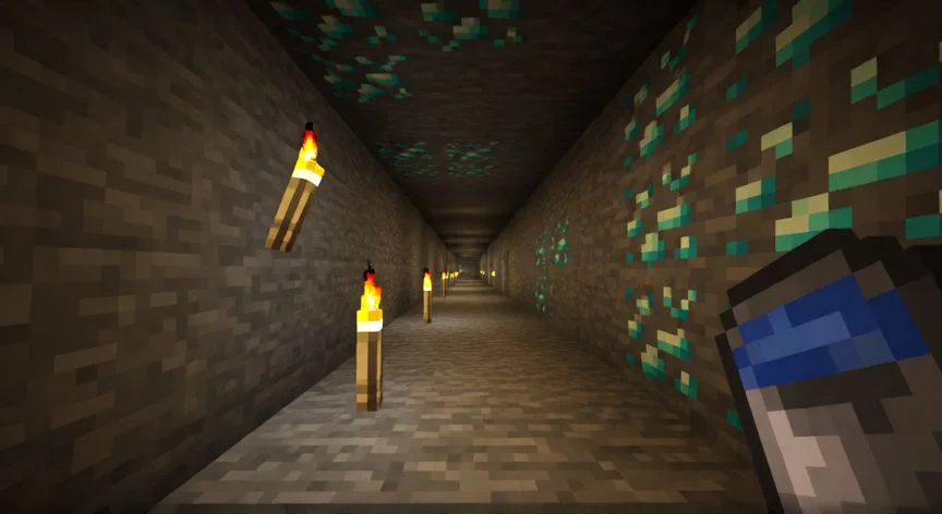 mejor forma de minar diamantes 1.20, Túnel de strip mining a nivel -59 con roca de diamante iluminada por antorchas en Minecraft