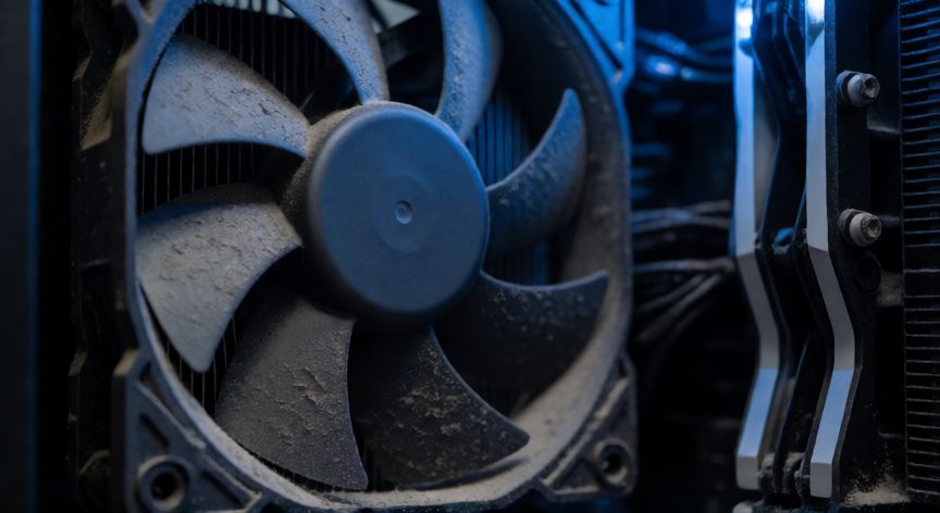 por que mi ordenador hace ruido, Ventilador de ordenador sucio con acumulación de polvo