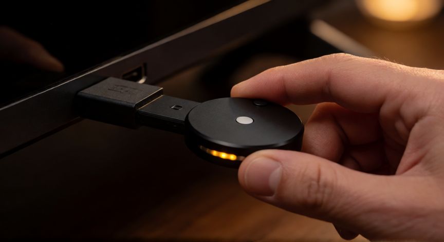 porque google home no detecta mi chromecast, Pulsando el botón del Chromecast para reiniciarlo durante 10 segundos