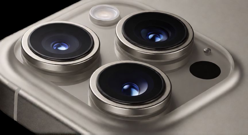 Detalle de la cámara del iPhone 16 Pro Max