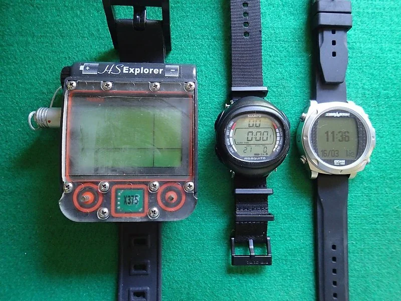 que ordenador de buceo comprar, Tres ordenadores de buceo de muñeca y consola: HS Explorer, Suunto Mosquito y Uwatec